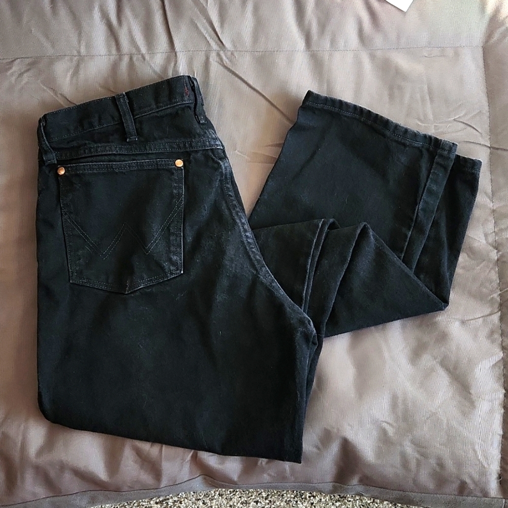 Wrangler Men's Relaxed Black Jeans